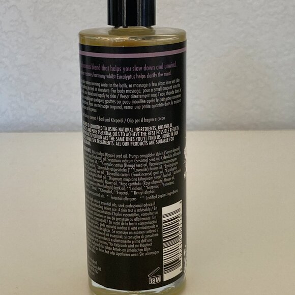 Cowshed Relaxing Bath & Body Oil + Candle Gift Set - Picture 4 of 9